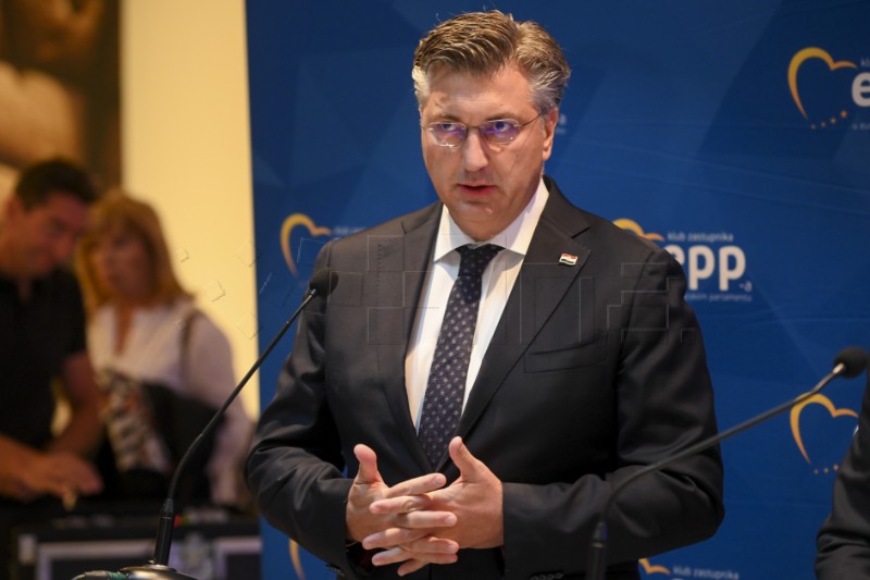 Plenković o nezakonitim migracijama: Problem treba riješiti na izvoru