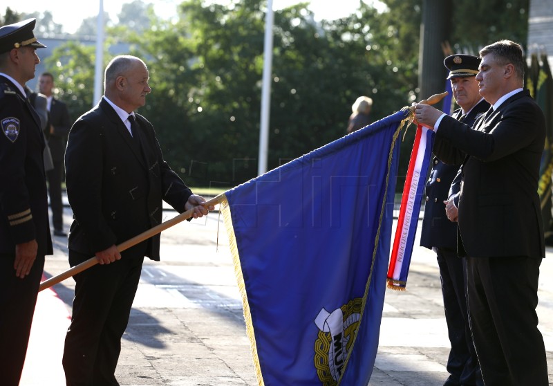 Milanović uručio je odlikovanja povodom Dana policije