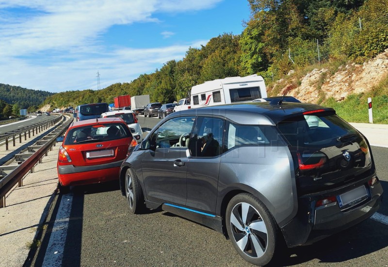 HAK: Dvije prometne na autocesti A1, vozi se uz ograničenje brzine