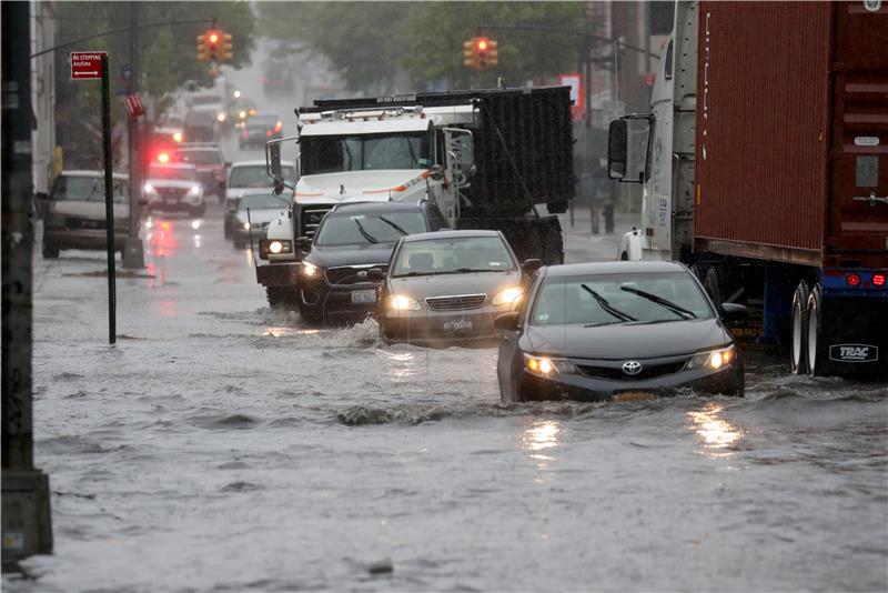 Obilne kiše u New Yorku "novo normalno" i posljedica klimatskih promjena - guvernerka