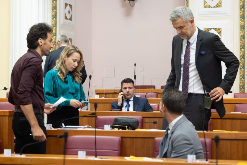 Saborska oporba: Neki se pravilnici i uredbe nikad ne donesu