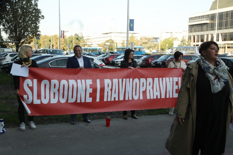 Forum žena SDP-a organizirao skup ispred Palače pravde