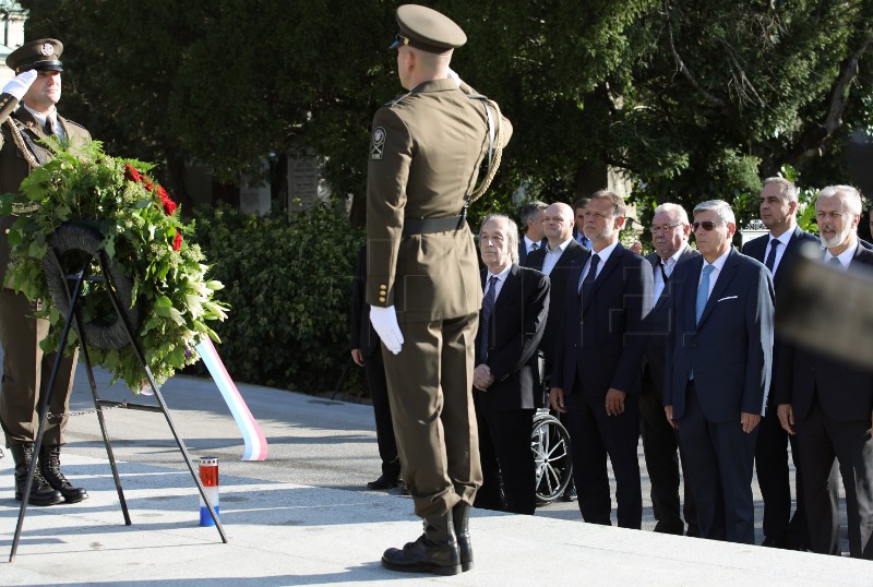 Izaslanstvo Hrvatskog sabora položilo vijence na Mirogoju