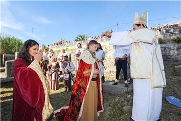 Solinjani i Klišani oživjeli povijest, u središtu kraljica Jelena i kralj Zvonimir