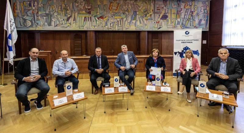 Malim obrtnicima dati na volju hoće li raditi nedjeljom ili ne - okrugli stol HOK-a