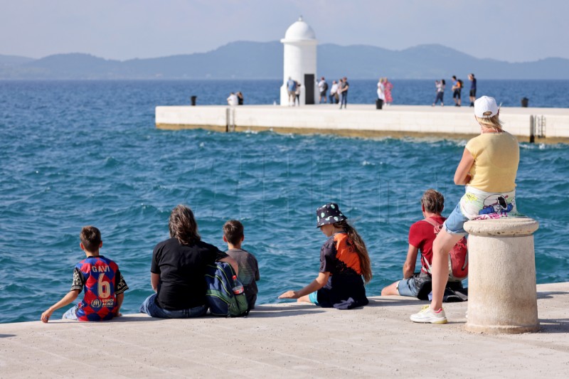 Zadar: Brojni turisti uživali na zadarskom Poluotoku