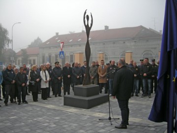 Sisak: Županijski Dan branitelja u znaku počasti poginulima