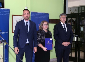 Ugovori vrijedni 4,3 milijuna eura gradovima i općinama Gorskog kotara