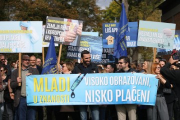 Prosvjedni skup "Mladi u znanosti - visokoobrazovani, nisko plaćeni"