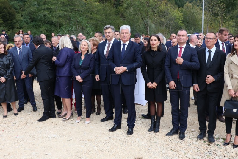 Plenković u središnjoj Bosni najavio nastavak vladine potpore Hrvatima