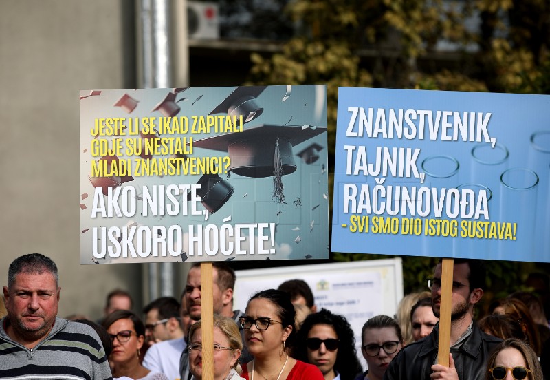 Prosvjedni skup "Mladi u znanosti - visokoobrazovani, nisko plaćeni"