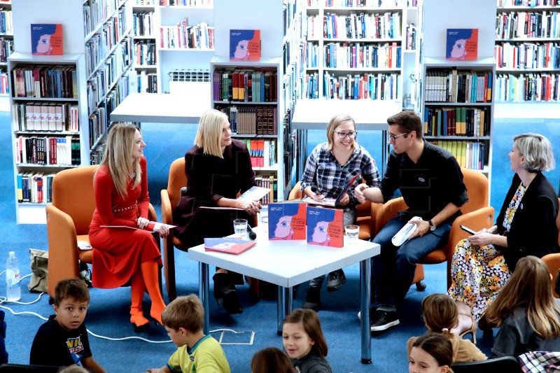 EC presents picture book to support children from Ukraine