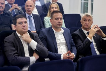 Ministar Butković obišao projekt sanacije pomorskog dobra Šulterova vala 