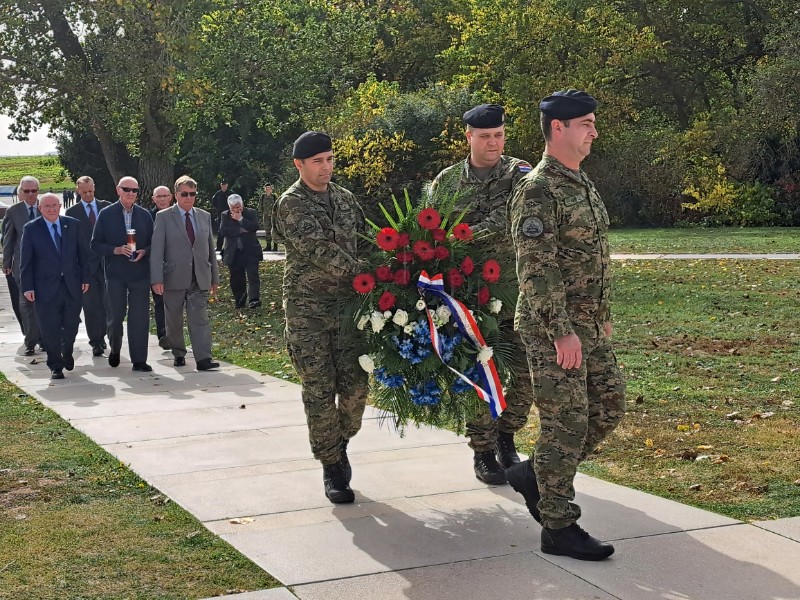 Članovi Vlade demokratskog jedinstva u Vukovaru