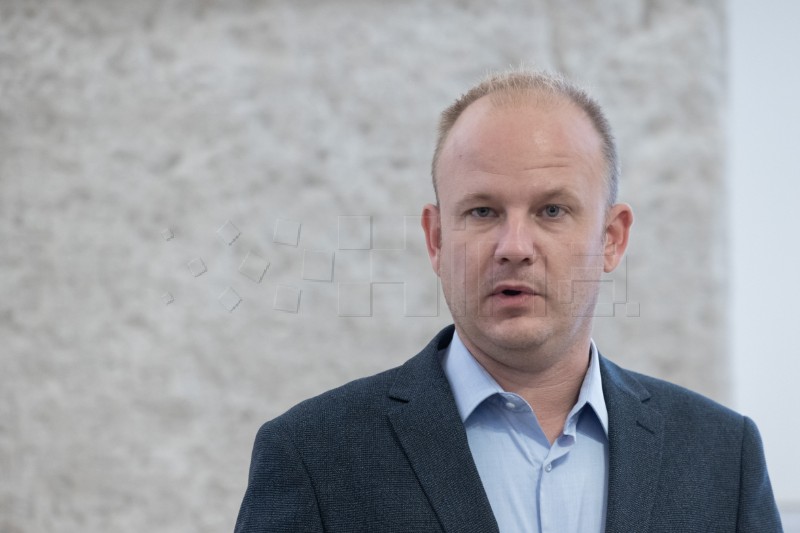 SDP MP: Croatia imposed sanctions but hasn't eliminated all tentacles towards Russia