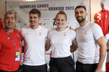 SP karate - Hrvatska ženska reprezentacija i Anđelo Kvesić u borbi za broncu