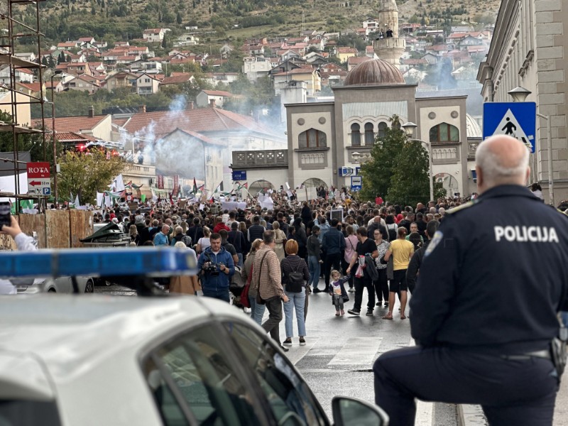 Nekoliko tisuća ljudi na skupu potpore Palestini u bošnjačkom dijelu Mostara