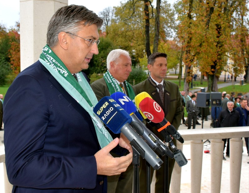 Plenković: Drugi plakat će poslati važnu poruku, sve ostalo je politizacija