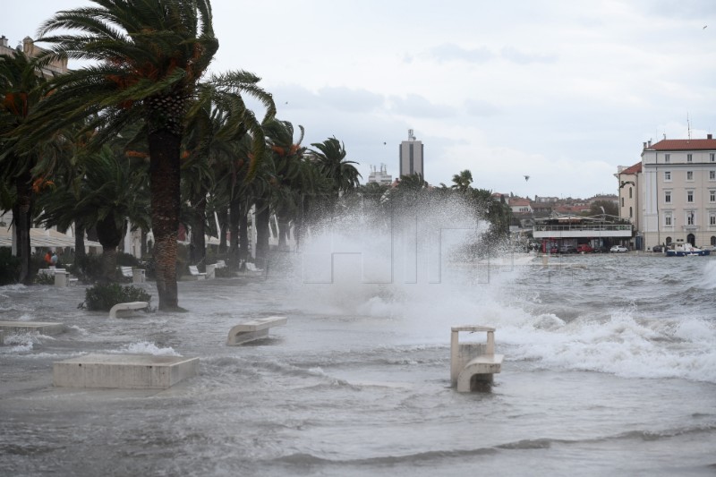 Nevrijeme oštetilo opatijski Lungomare