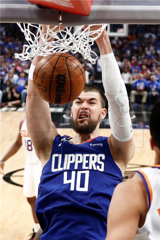 NBA: Šarić ubacio 12 u pobjedi Warriorsa, Zubac osam u porazu Clippersa