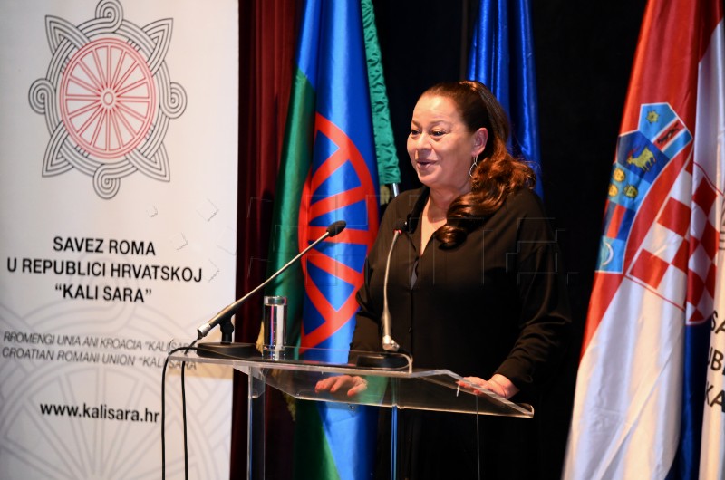 Roma Federation: Educated Roma women needed to overcome poverty