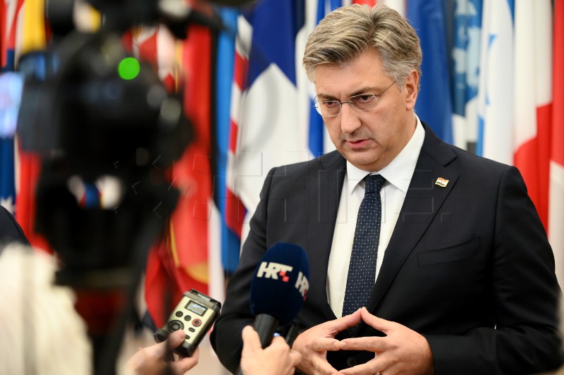 Plenković s predstavnicima HZJZ-a, DIRH-a i dr: Nema mjesta panici