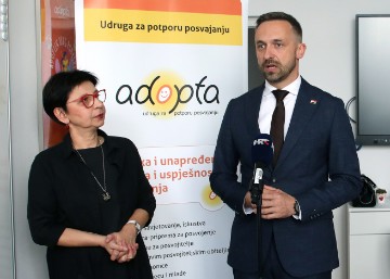 Ministar Piletić posjetio Udrugu za potporu posvajanju Adopta 