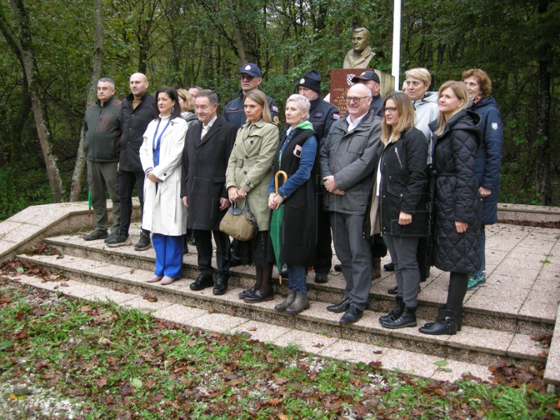 Edukativna staza simbol razminirane Kotar šume