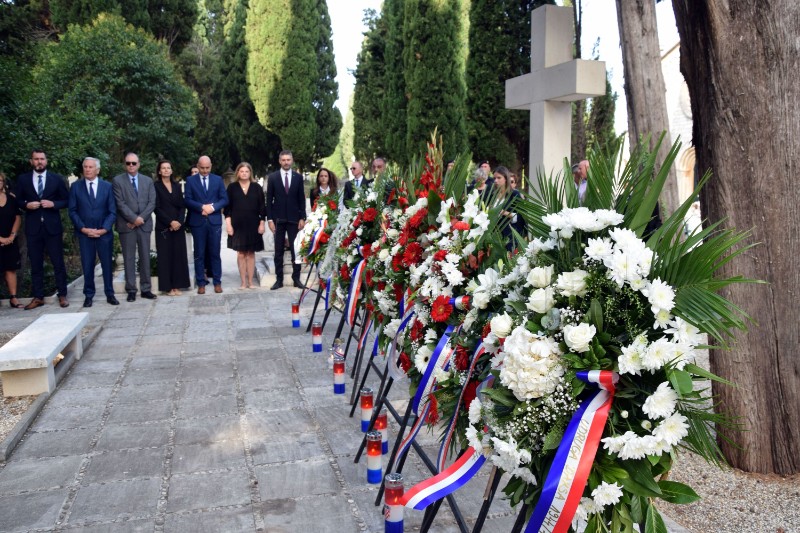 Odana počast braniteljima stradalim na Bosanci, u Komolcu i na Strinčjeri