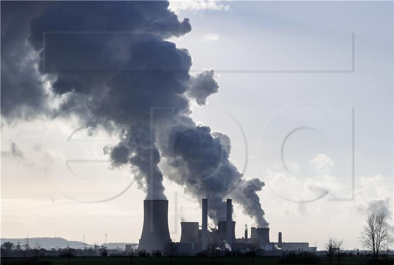 Niže cijene struje i plina smanjile RWE-ov prihod