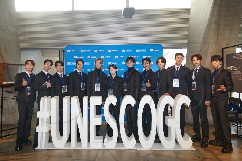 FRANCE UNESCO KPOP SEVENTEEN