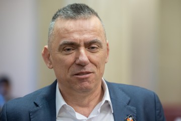 Mlinarić: Živim lancem ćemo spriječiti da Pupovac baci vijenac u Dunav