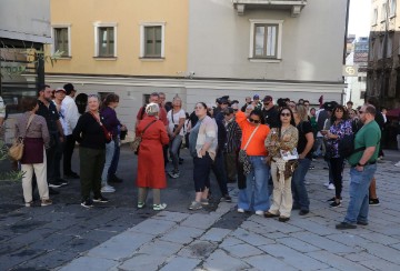 Rijeka: Turisti u razgledavanju grada