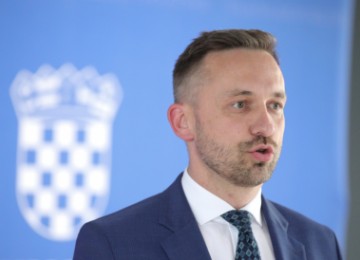 Piletić: Nema govora o nacionalizaciji mirovinske štednje