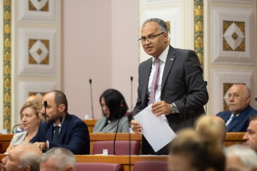 Kajtazi preporučio Zadravec da se zbog rasističke objave o Romima ide liječiti