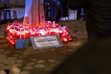 Candles lit in Croatian cities on eve of Vukovar and Škabrnja Remembrance Day