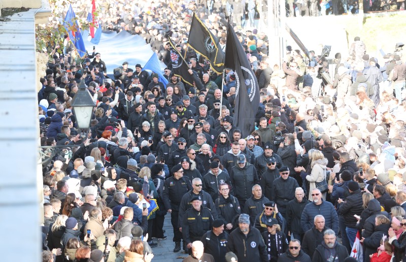 Thousands flock to Vukovar and Škabrnja for Remembrance Day ceremonies 