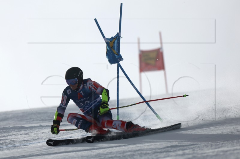 Gurgl, slalom (m): Austrijsko postolje, Zubčić 14., Kolega 22.