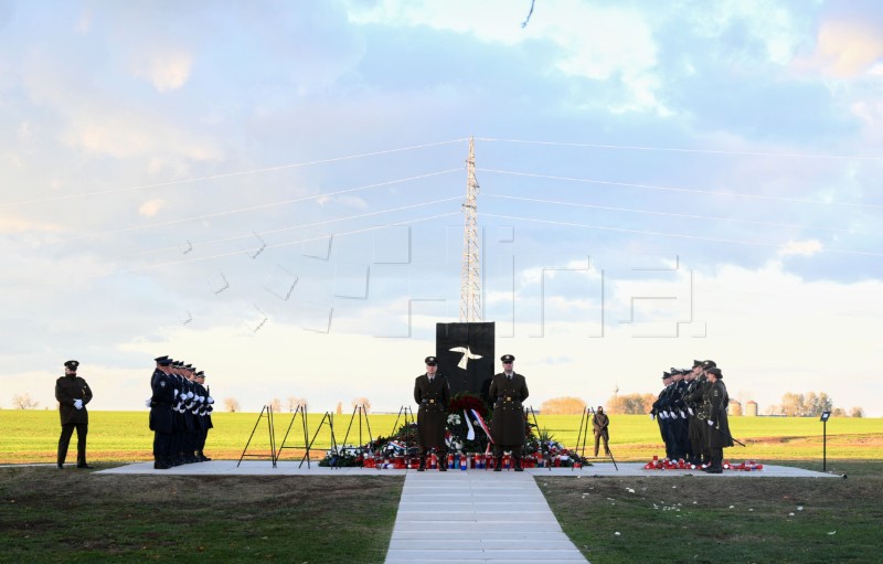 Senior state officials lay wreaths at Ovčara