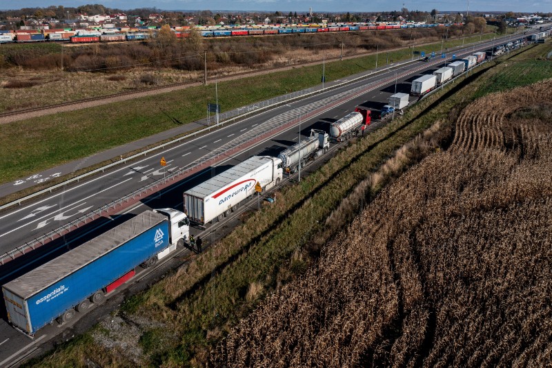 Zbog blokade poljskih vozača oko 3000 kamiona na ukrajinskoj granici