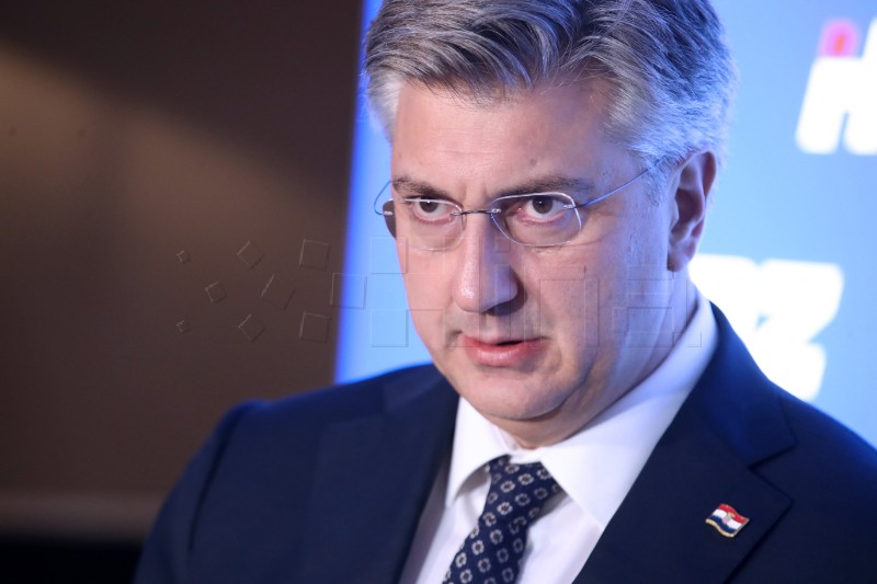 Plenković dao izjavu za medije po završetku sjednice Šireg predsjedništva HDZ-a