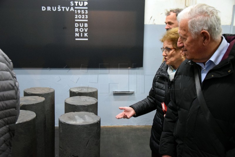 Izložba 'Dubrovački crni dijamant - 70 godina tvornice TUP'