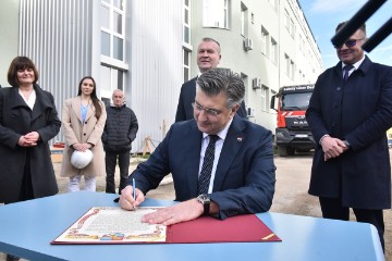 Varaždin: Plenković otvorio Regionalni centar kompetentnosti u zdravstvu