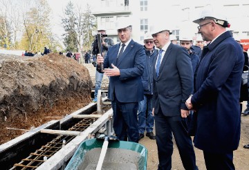 Varaždin: Plenković otvorio Regionalni centar kompetentnosti u zdravstvu