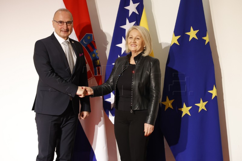 Croatian FM hopes that European Council will open entry talks with BiH in Dec