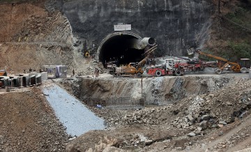 INDIA TUNNEL COLLAPSE