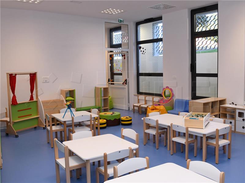 €1.8m awarded to 43 towns and cities for preschool education