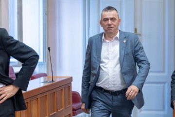 Mlinarić (DP): Spomenik na Bleiburškom polju i sve oko njega zaraslo je u travu