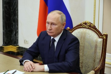 Putin upozorava Zapad da se ne miješa u unutarnja pitanja Rusije