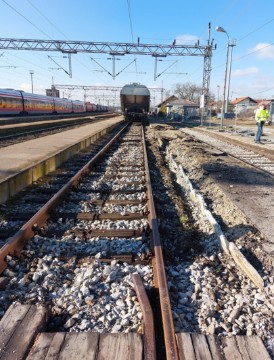  Teretni vlak u Dugom Selu oštetio dio perona i dio kolosijeka